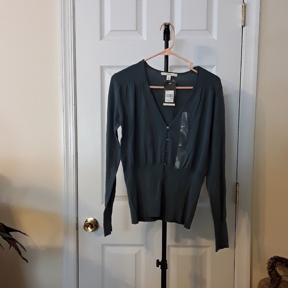 Sweater - Picture 1 of 2